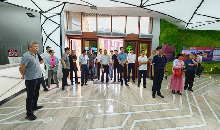 青岛市老科协调研青岛自贸区和青岛科技馆（红岛）---探索科技创新与科普发展新路径